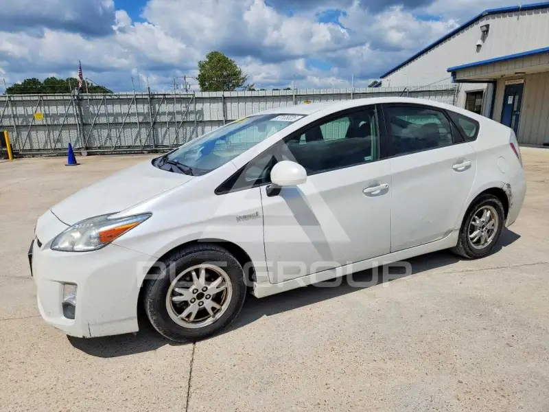 2011 Toyota PRIUS фото