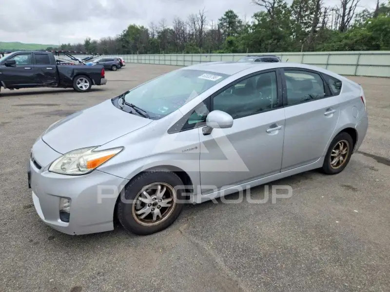 2011 Toyota PRIUS фото
