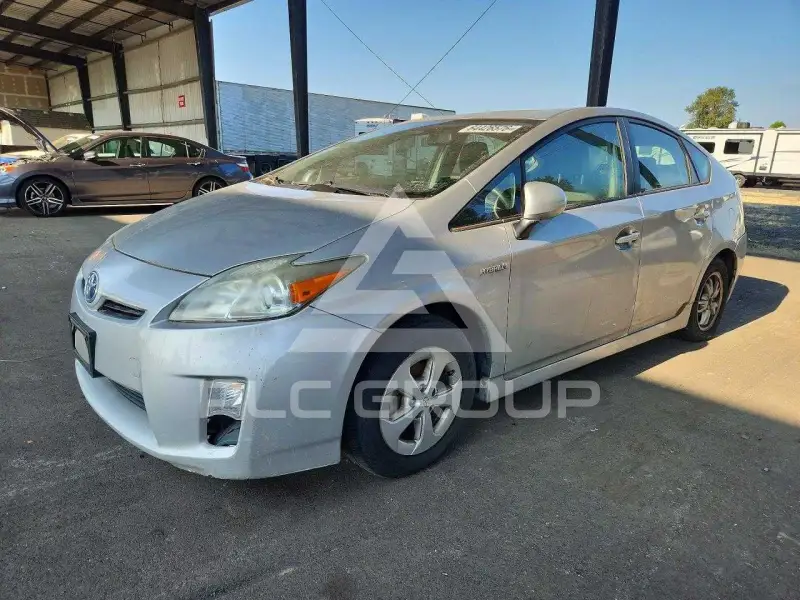 2011 Toyota PRIUS фото