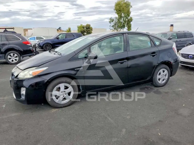 2011 Toyota PRIUS фото