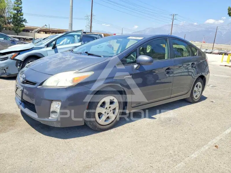 2011 Toyota PRIUS фото