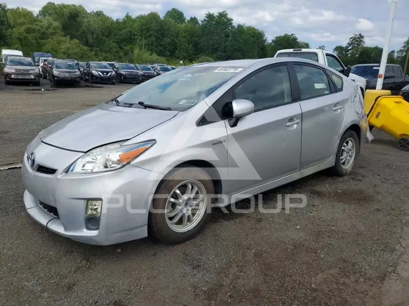 2011 Toyota PRIUS фото