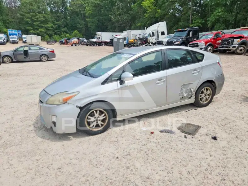 2011 Toyota PRIUS фото
