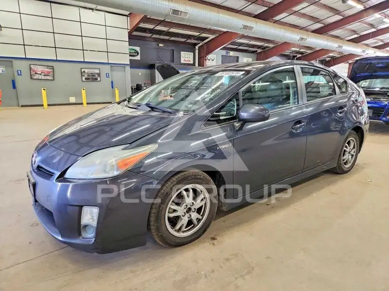 2011 Toyota PRIUS фото