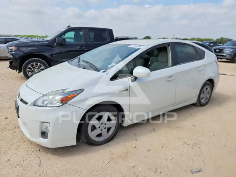 2011 Toyota PRIUS фото