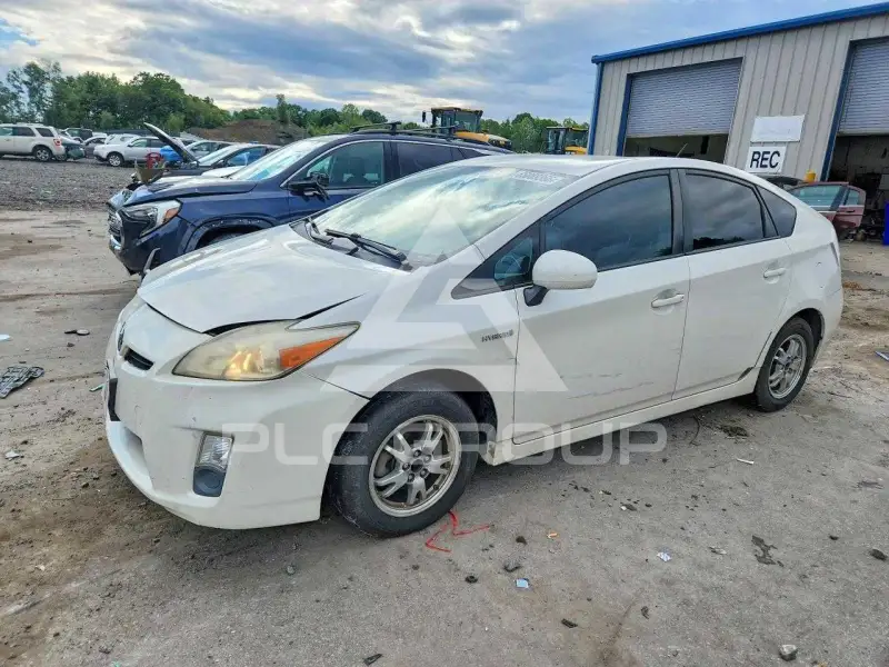 2011 Toyota PRIUS фото