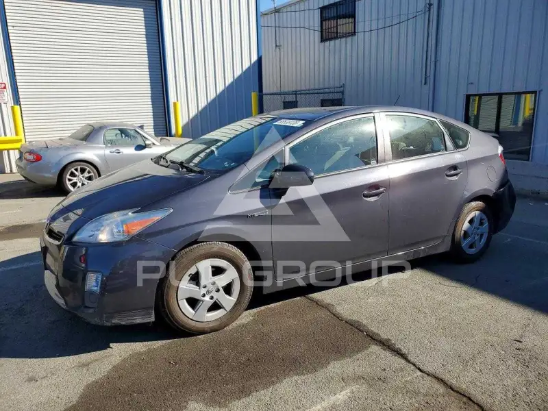 2011 Toyota PRIUS photo