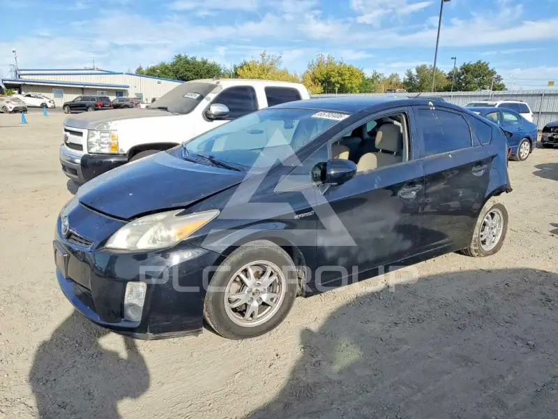 2011 Toyota PRIUS фото