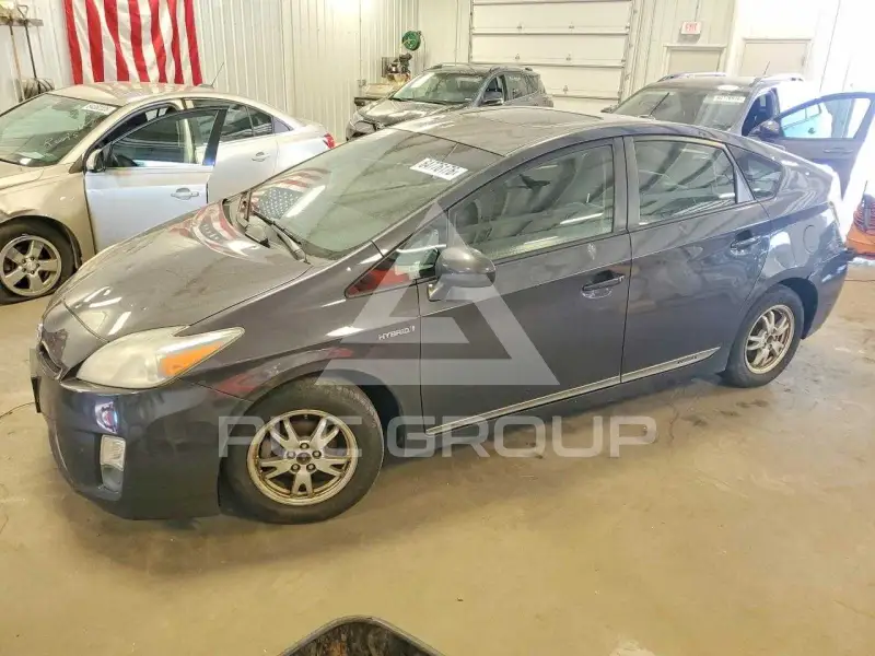 2011 Toyota PRIUS фото