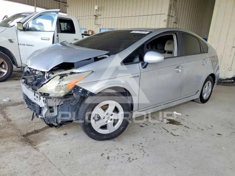 2011 Toyota PRIUS фото