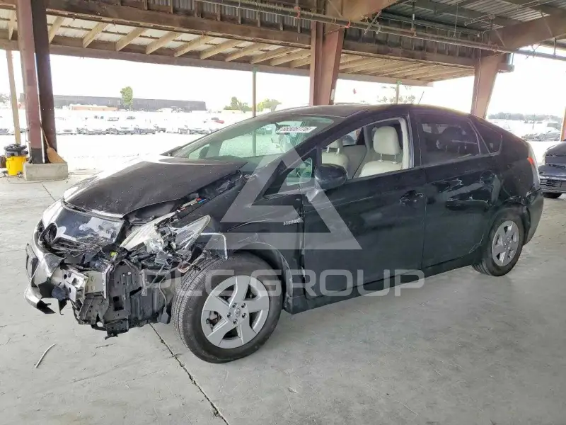2011 Toyota PRIUS фото
