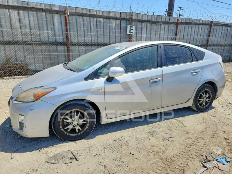 2011 Toyota PRIUS photo