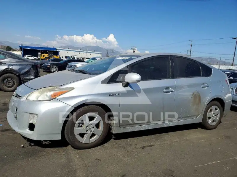 2011 Toyota PRIUS photo