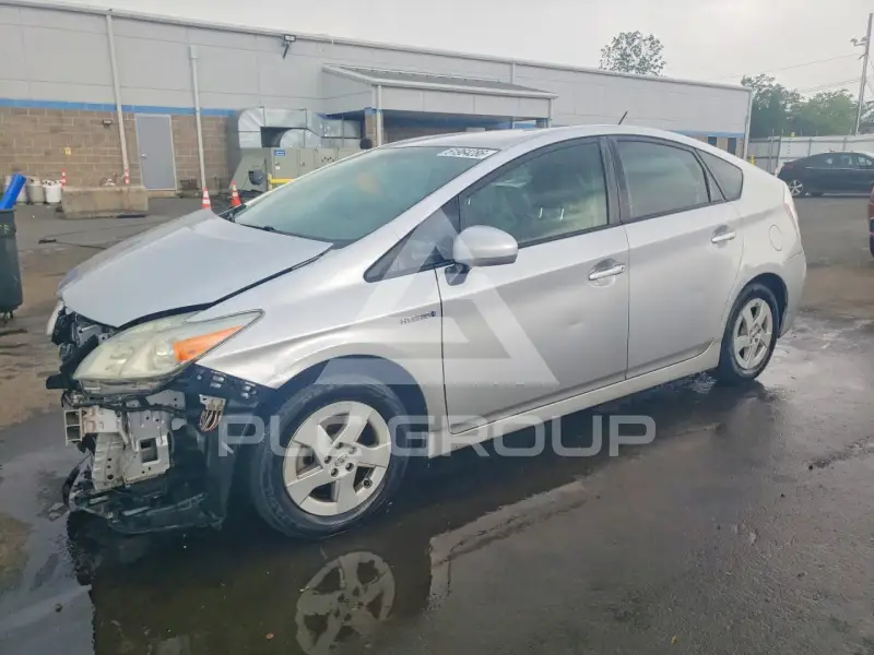2011 Toyota PRIUS фото