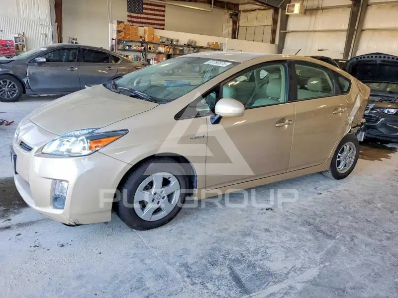 2011 Toyota PRIUS фото