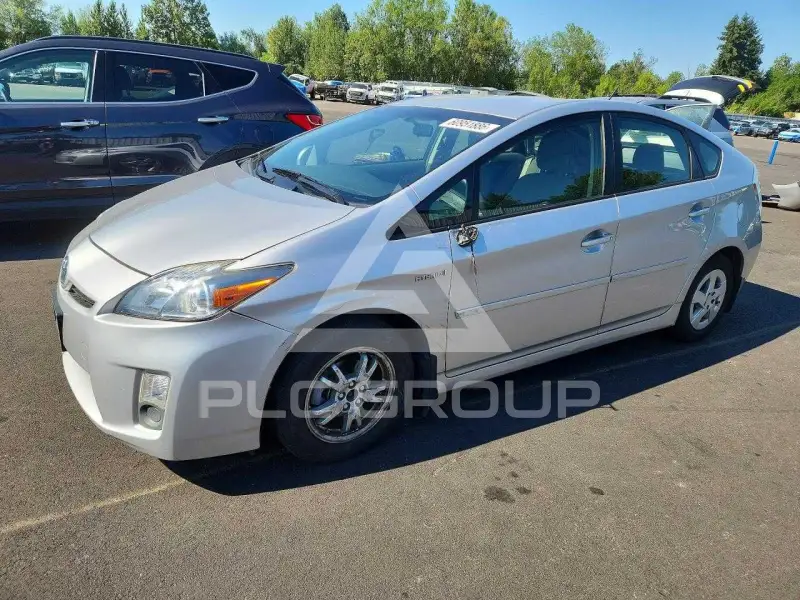 2011 Toyota PRIUS фото