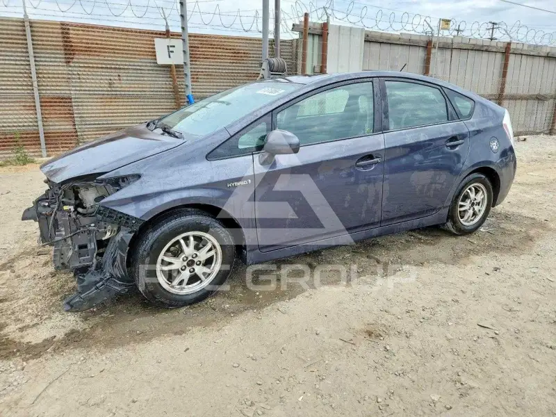 2011 Toyota PRIUS фото