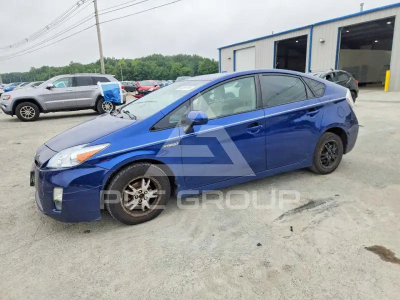 2011 Toyota PRIUS фото