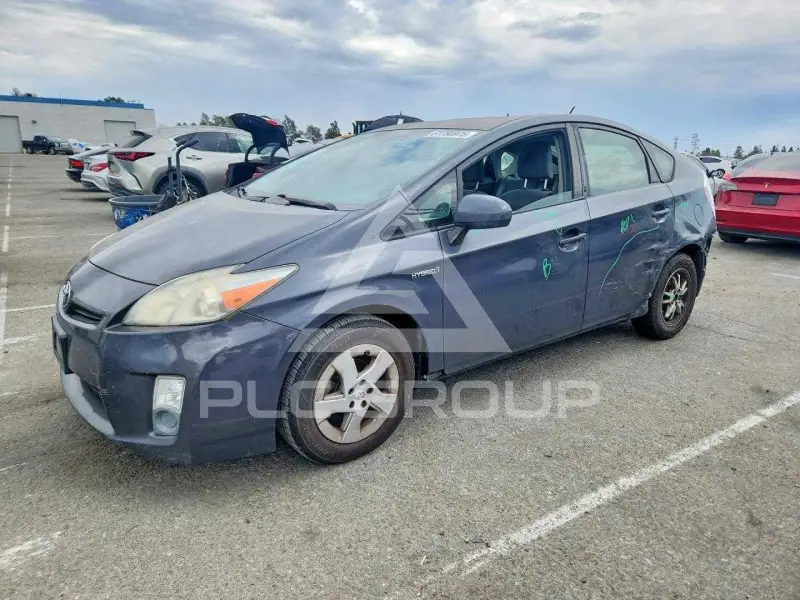 2011 Toyota PRIUS фото