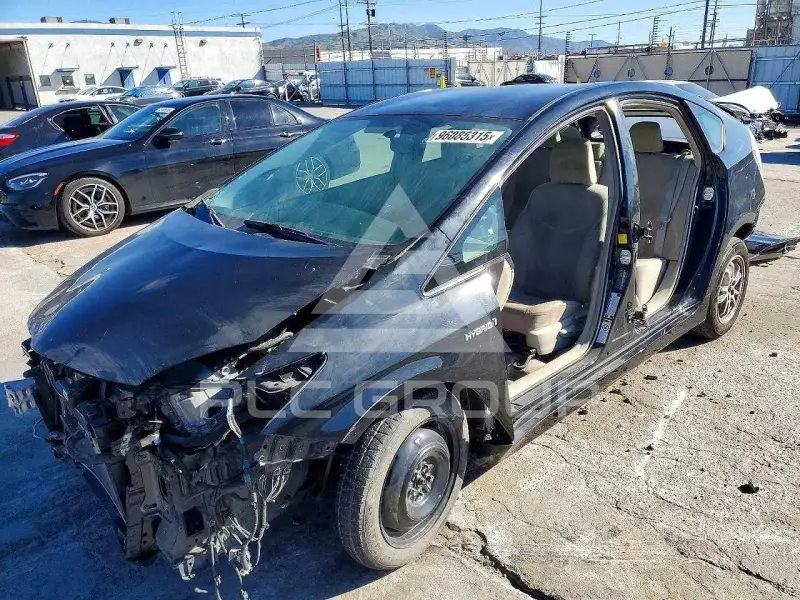 2011 Toyota PRIUS фото