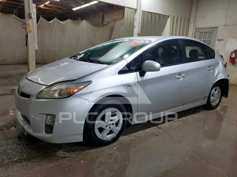 2011 Toyota PRIUS фото