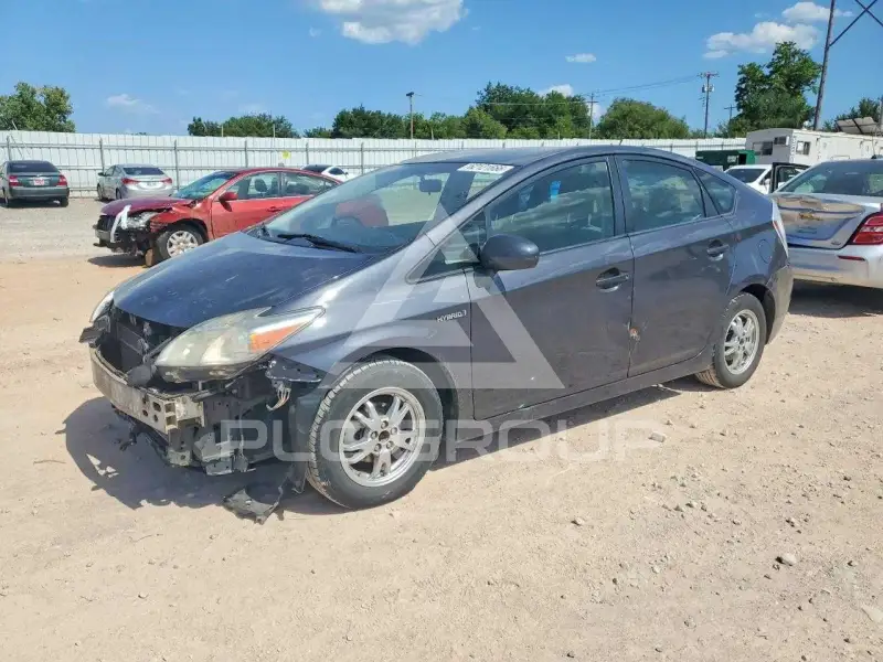 2011 Toyota PRIUS фото