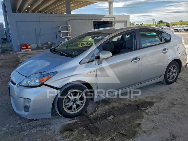 2011 Toyota PRIUS photo