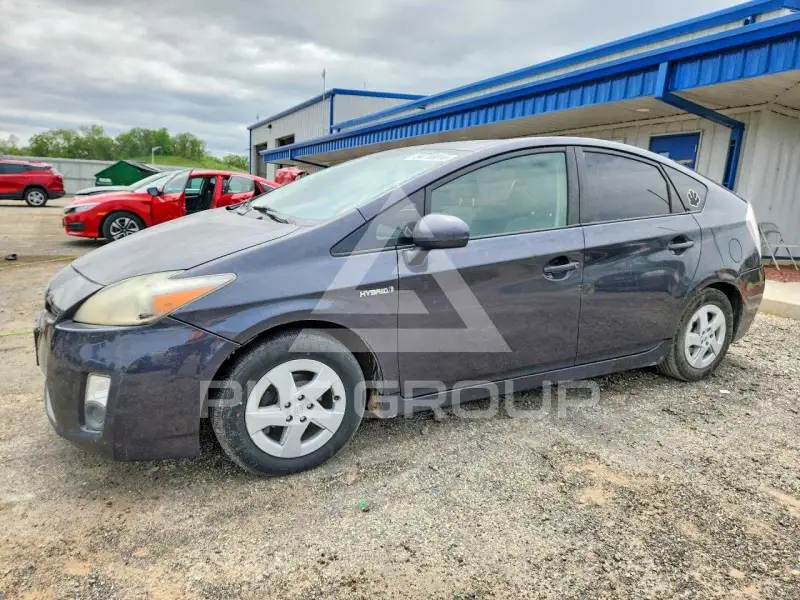 2011 Toyota PRIUS фото