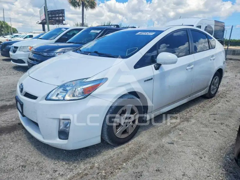 2011 Toyota PRIUS фото