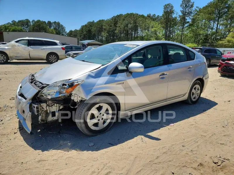 2011 Toyota PRIUS фото