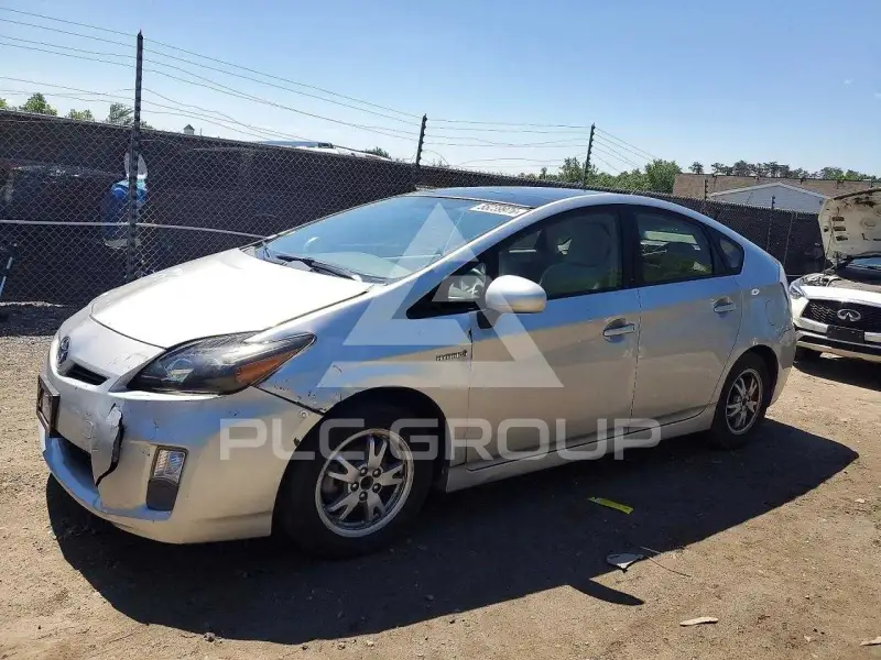 2011 Toyota PRIUS фото