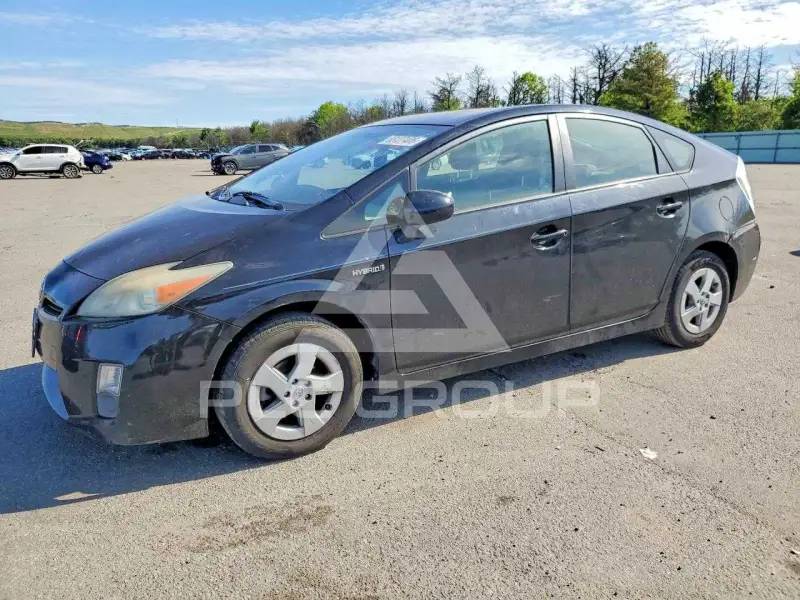 2011 Toyota PRIUS фото