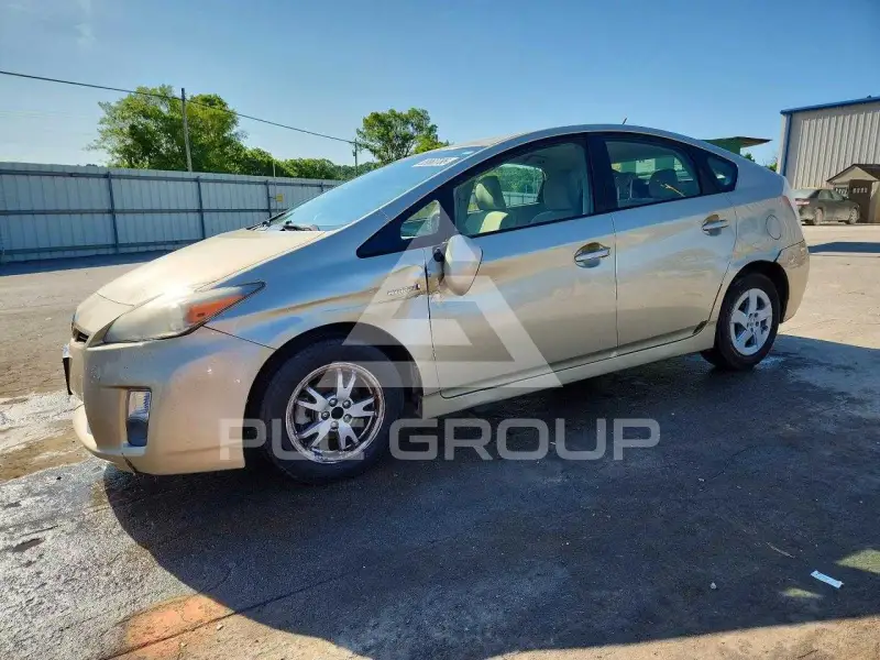 2011 Toyota PRIUS фото