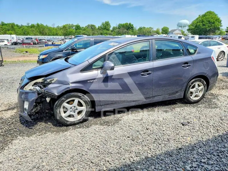 2011 Toyota PRIUS photo