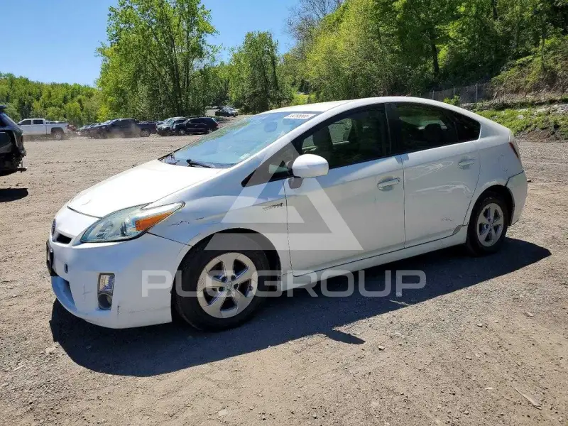 2011 Toyota PRIUS фото