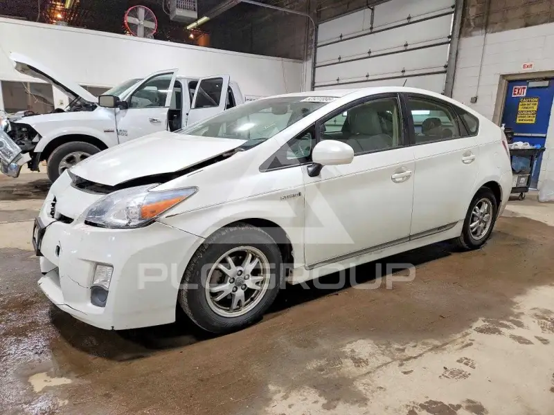 2011 Toyota PRIUS фото