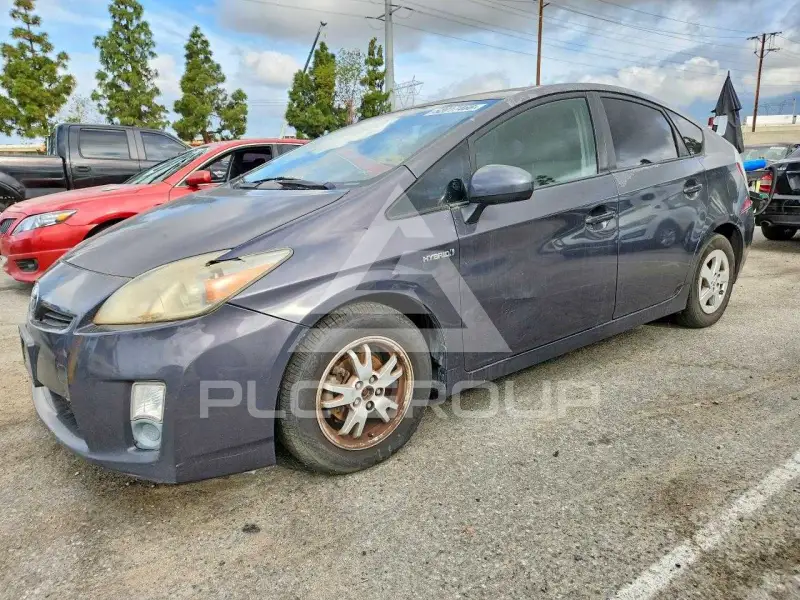 2011 Toyota PRIUS фото