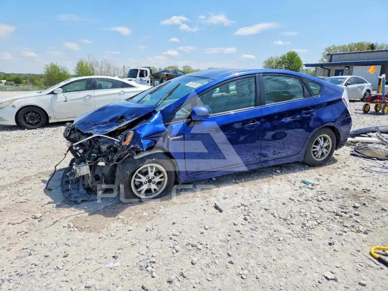 2011 Toyota PRIUS фото