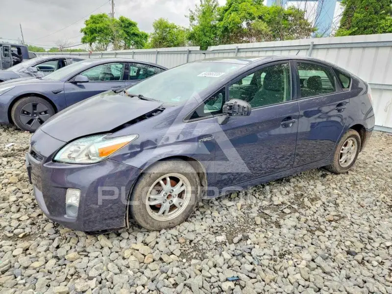 2011 Toyota PRIUS фото
