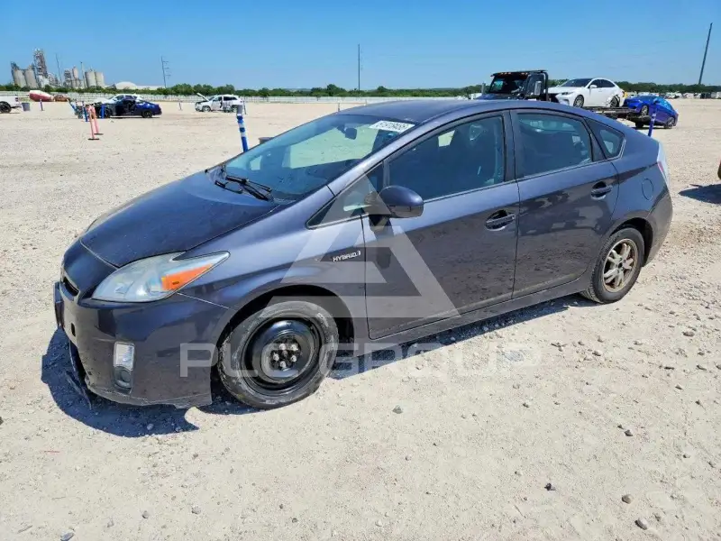 2011 Toyota PRIUS фото