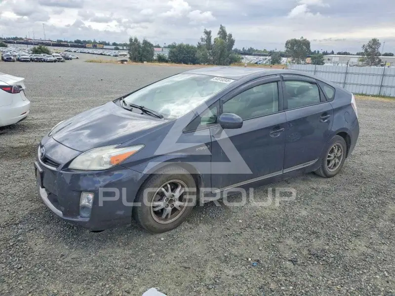 2011 Toyota PRIUS фото