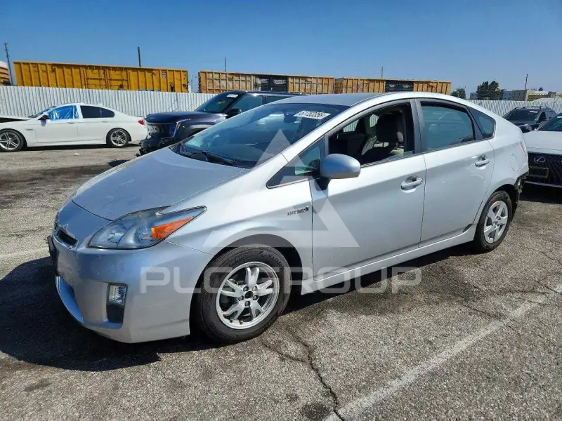 2011 Toyota PRIUS фото