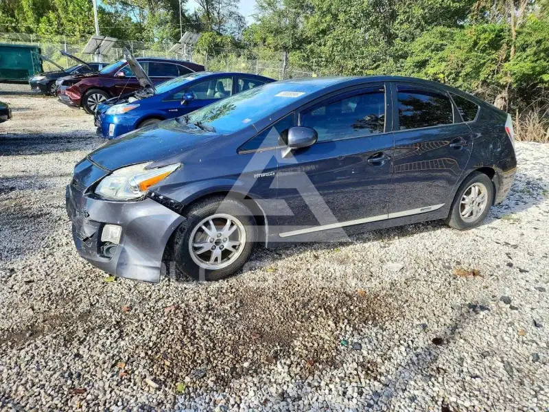 2011 Toyota PRIUS фото
