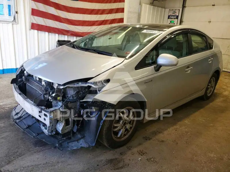 2011 Toyota PRIUS фото