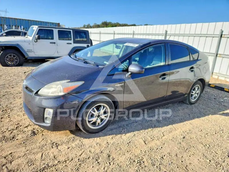 2011 Toyota PRIUS фото
