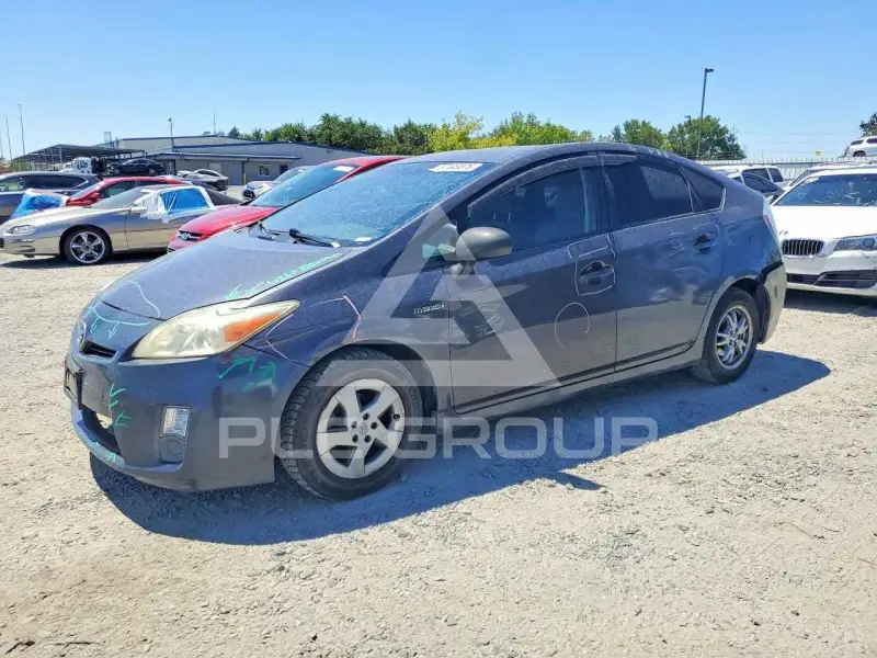 2011 Toyota PRIUS фото