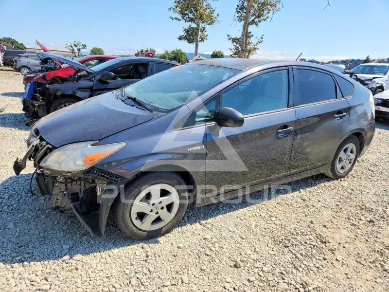 2011 Toyota PRIUS фото