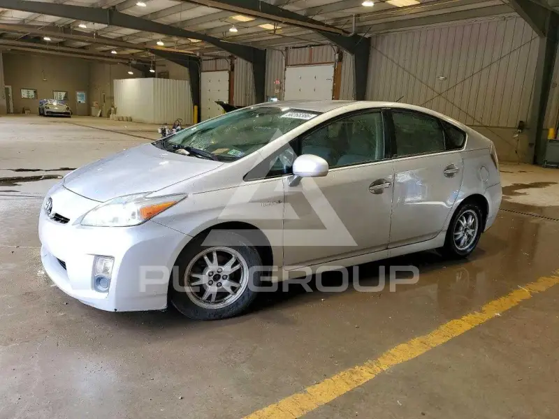 2011 Toyota PRIUS фото
