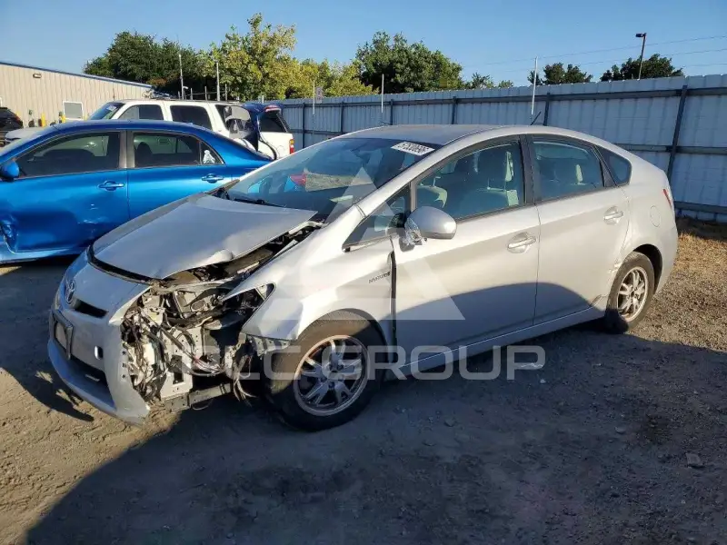 2011 Toyota PRIUS фото