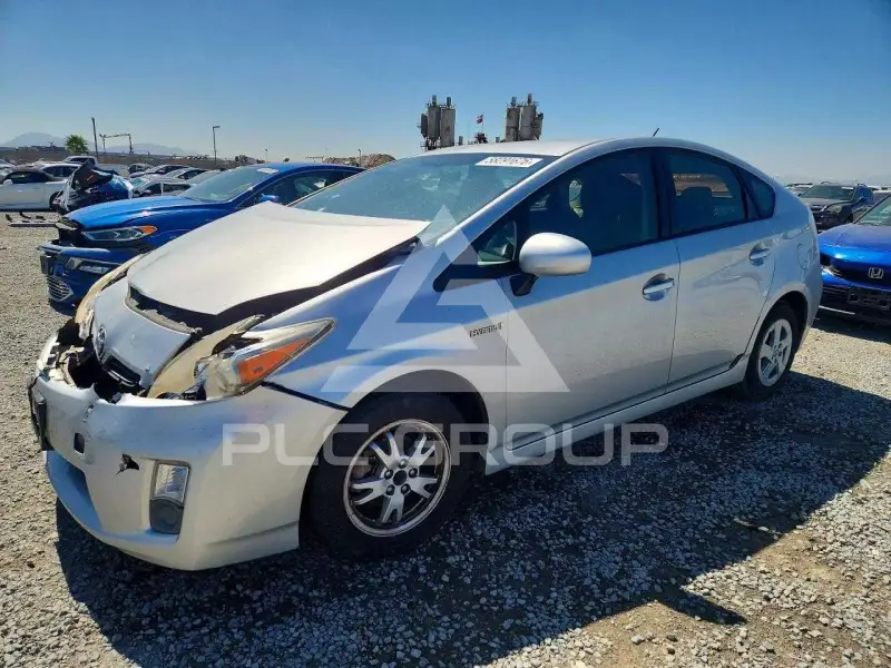 2011 Toyota PRIUS фото